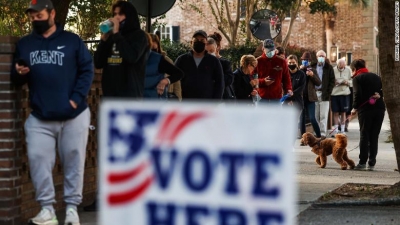 Abren los primeros colegios electorales para las elecciones en Estados Unidos