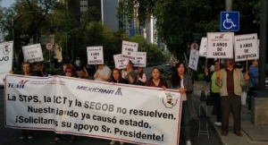 AMLO pide a la Secretar&iacute;a del Trabajo informar sobre el desalojo de Mexicana