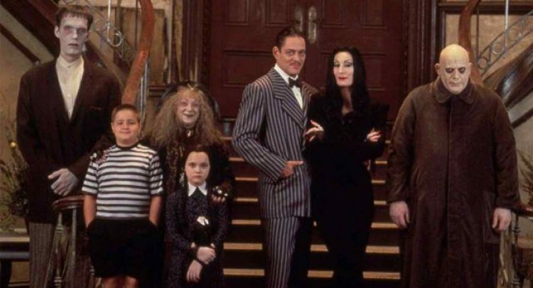 Tim Burton dirigirá la serie de Los Locos Addams