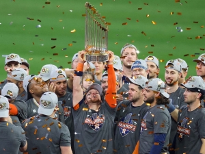 &iexcl;Astros se proclama campe&oacute;n de la Serie Mundial! Vence a Filis en Juego 6