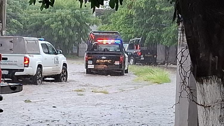 Ataque a balazos en Culiacán deja un hombre muerto y una mujer herida, entre las colonias Ignacio Allende y Villa Universidad.