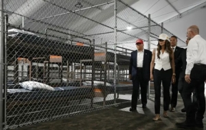 Trump inaugura el &#039;Alligator Alcatraz&#039;, la prisión migratoria rodeada de caimanes