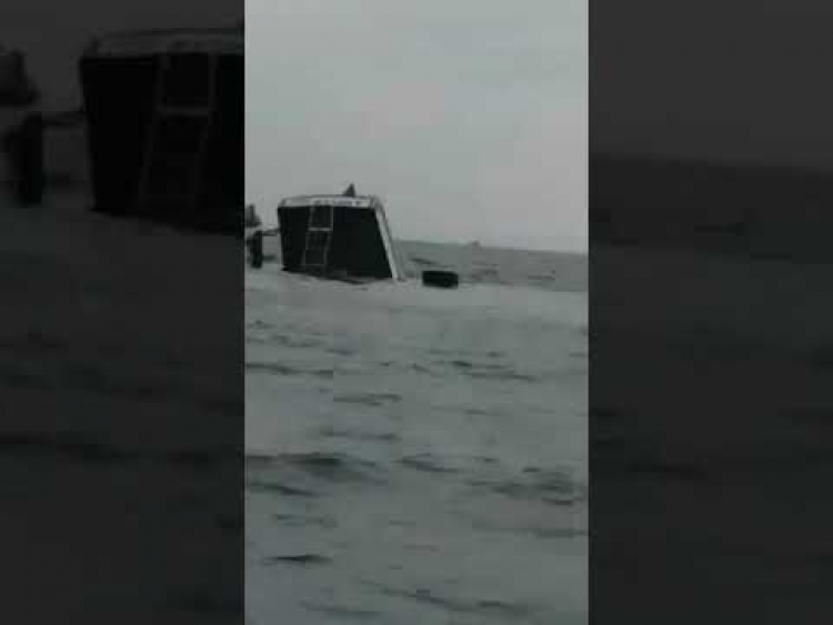 Ferry hunde a barco camaronero en Topolobampo; se desconoce si hay pérdida de vidas humanas
