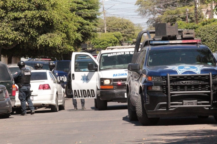 Policía Estatal detiene a nueve personas presuntamente armadas tras enfrentamiento en la Nueva Sinaloa