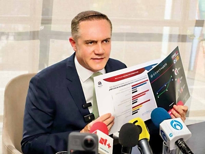 Adri&aacute;n Rubalcava acusa a PRI, PAN y PRD de imponer al precandidato a Jefe de Gobierno