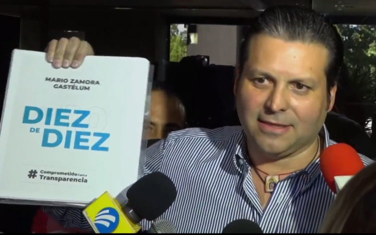 Presenta Mario Zamora su declaración Diez de Diez de transparencia