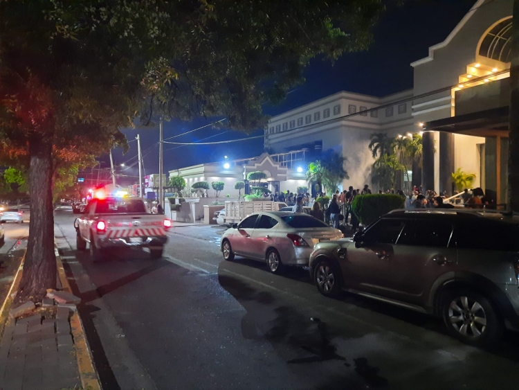 Evac&uacute;an a dolientes de c&eacute;ntrica funeraria por flamazo en la cocina