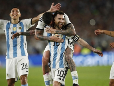 Lionel Messi llega a 800 goles y Argentina se rinde a sus pies
