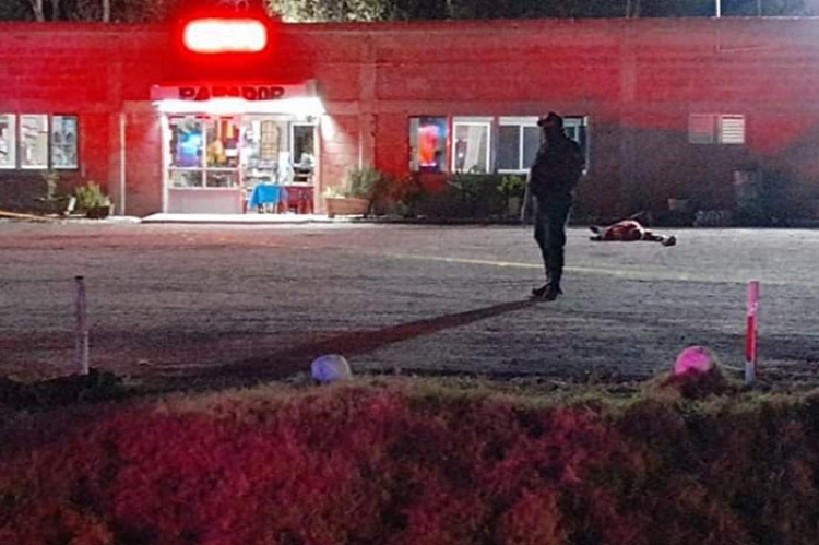 Sicarios irrumpen restaurante en Guanajuato y asesinan a nueve personas