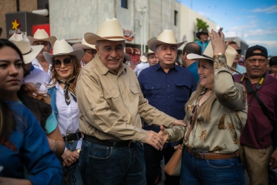 Inici&oacute; la Expo Feria Ganadera de Sinaloa 2023, jinetes, m&uacute;sica acompa&ntilde;aron cabalgata