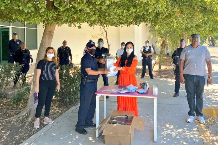 Equipan a policías con equipo de bioseguridad en Angostura