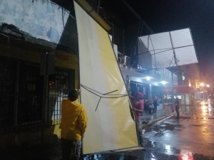 Tormenta dej&oacute; sin luz varias comunidades y colonias de Salvador Alvarado, anoche