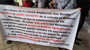 Vecinos de Ampliaci&oacute;n San Benito exigen intervenci&oacute;n del gobernador tras cierre de acceso al bulevar Agricultores por la constructora