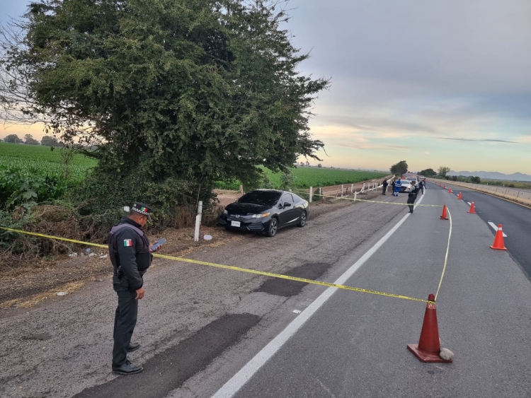 Un hombre asesinado y con huellas de tortura fue hallado sobre la carretera Benito Juárez