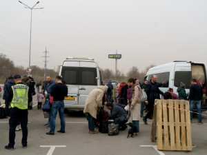 Falla intento de evacuaci&oacute;n en Mari&uacute;pol; Rusia culpa a Cruz Roja