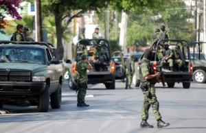 Que el Ej&eacute;rcito est&eacute; siempre en las calles, pide aliado de la 4T