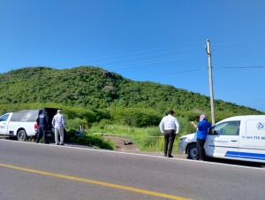 Abandonan cadáver de una persona a lado de la carretera México 15, al sur de Culiacán