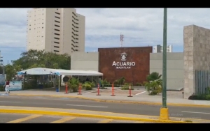 Se manifiestan trabajadores de Acuario