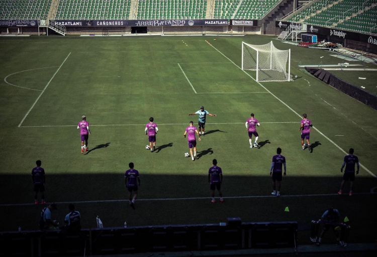 Pumas de la UNAM visita a Mazatl&aacute;n est&aacute; noche