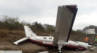 Avioneta se accidenta en Maxipista Mazatl&aacute;n-Culiac&aacute;n