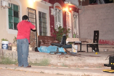 Asesinan a un joven afuera de un domicilio del fraccionamiento Villa Bonita
