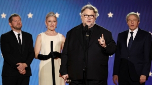Guillermo del Toro recibe el Critics' Choice Award 2023 a Mejor Pel&iacute;cula Animada por su filme "Pinocchio"