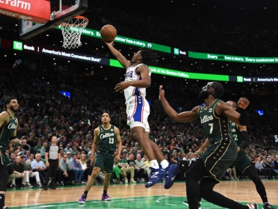 Sixers dejan a Celtics al borde de la eliminaci&oacute;n en Semifinales; Filadelfia gana 115-103