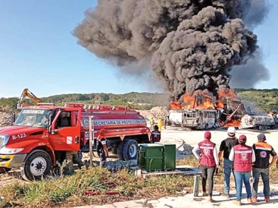 Mal procedimiento de carga de combustible desata incendio en dep&oacute;sito del Tren Maya