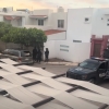 Luego de transmitir en redes sociales que llegaban polic&iacute;as a un domicilio detienen a tres personas
