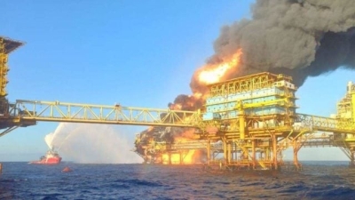 Explosi&oacute;n e incendio en plataforma en Cantarell de Pemex; hay heridos y desaparecidos