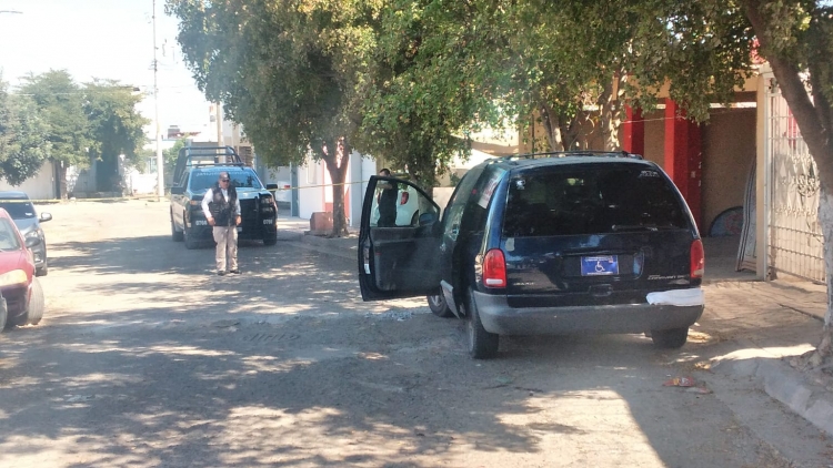 Le pegan dos balazos a un vecino del sector Barrancos, en Culiacán