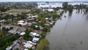 Mil 650 personas son desplazadas por inundaciones en Uruguay