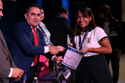 Reconocen la inteligencia y el esfuerzo de 163 estudiantes de preparatoria