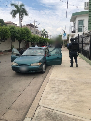 Polic&iacute;a Estatal Preventiva recupera un veh&iacute;culo con reporte de robo en Culiac&aacute;n