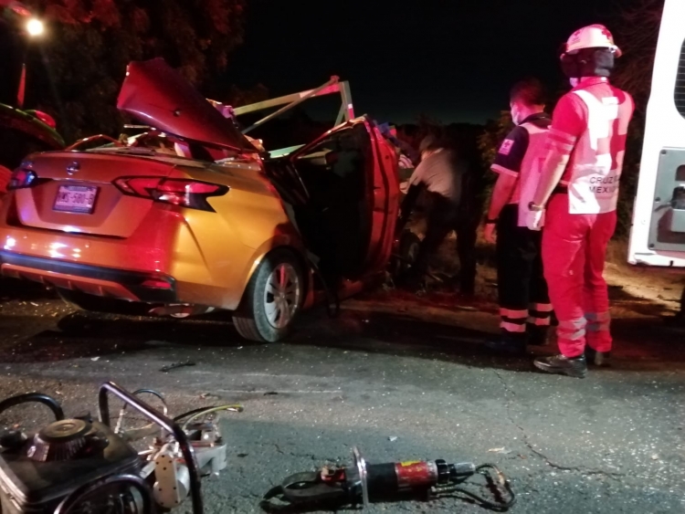 En aparatoso accidente contra un tractor muri&oacute; un hombre en Navolato