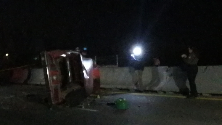 Horrible muerte en volcadura carretera de vecino de la colonia Barrancos, de Culiac&aacute;n