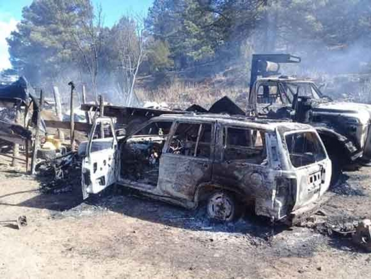 Grupo armado quema casas y vehículos provocando el miedo en comunidad de la sierra Tarahumara