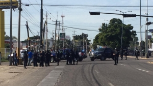 Persecución y balacera entre policías y civiles deja un muerto y un herido, en Culiacán