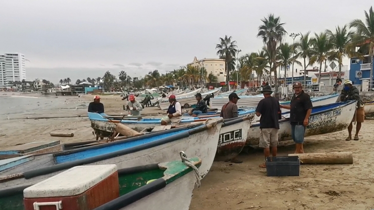 Pescadores de Playa Norte se las han visto dif&iacute;cil