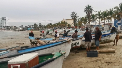 Pescadores de Playa Norte se las han visto dif&iacute;cil