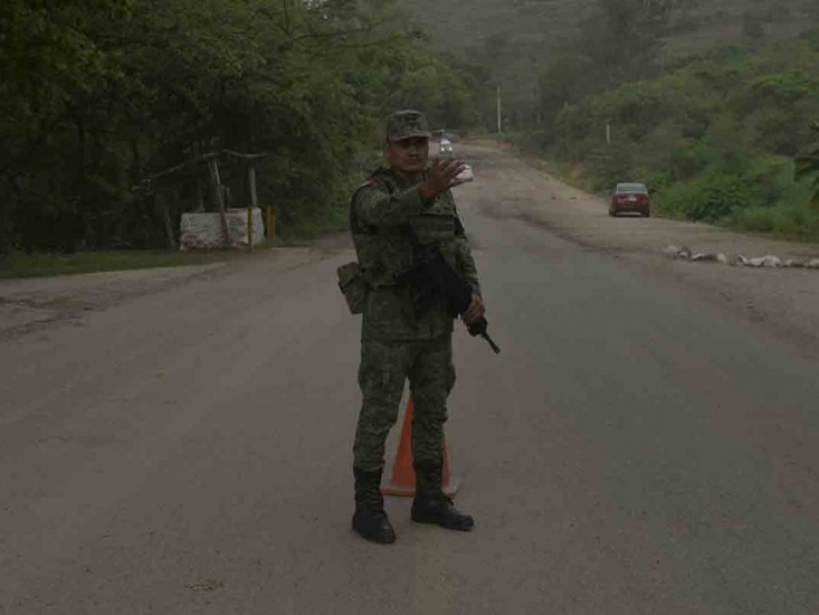 Grupo armado interceptó y asalto a turistas polacos en Chiapas
