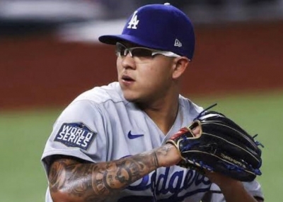 Julio Ur&iacute;as, pitcher sinaloense 