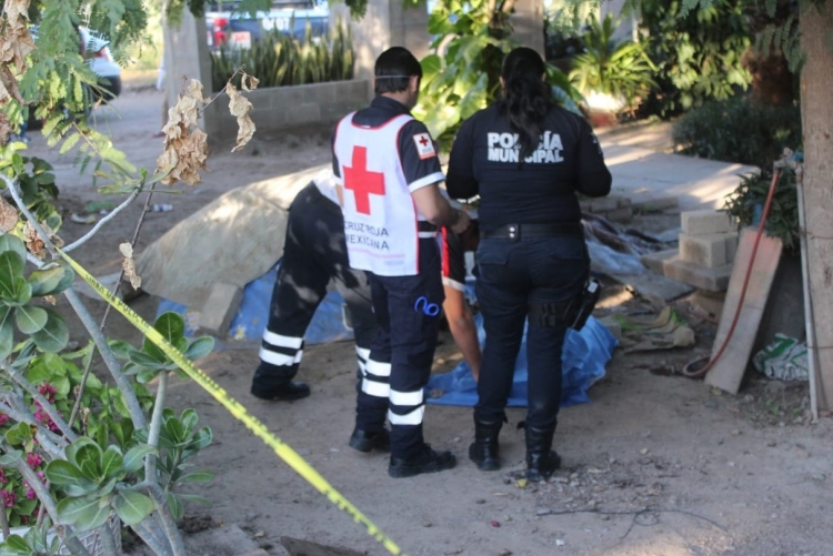 Asesinan a un joven a balazos en un domicilio en Aguaruto