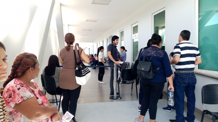 Contin&uacute;a la emisi&oacute;n de pasaportes para todo el mundo