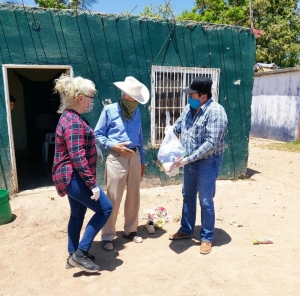 Llevan ayuda a comunidades y colonias m&aacute;s vulnerables a la pandemia del COVID-19