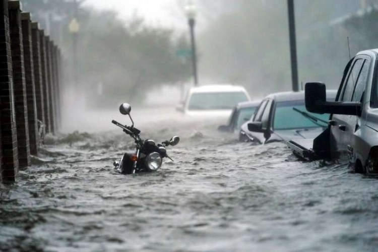 Huracán &#039;Sally&#039; impacta en Alabama mientras se desarrollaban &quot;inundaciones repentinas y catastróficas&quot; en Tallahasse