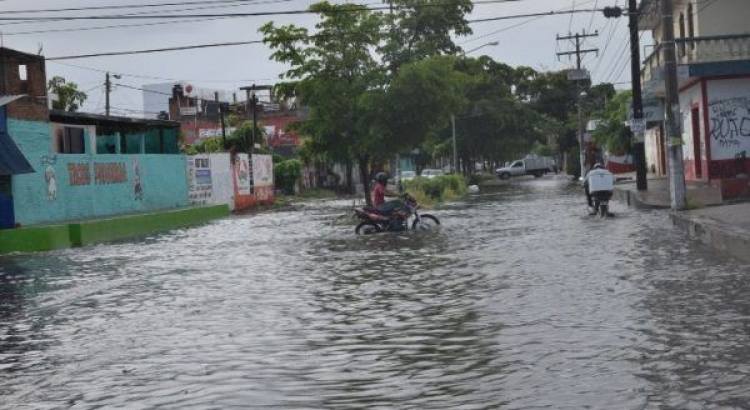 Demandan vecinos de El Toreo obra para terminar con las inundaciones