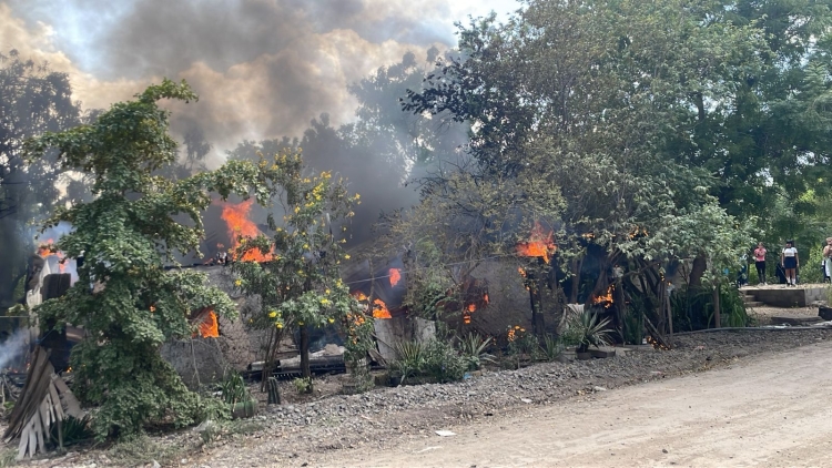 El fuego acaba con patrimonio de una familia en Costa Rica, Culiacán