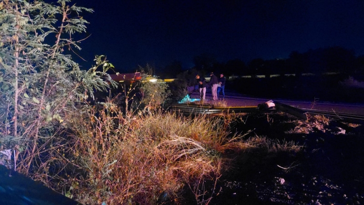 Un hombre fallece en volcadura en la maxipista Benito Ju&aacute;rez