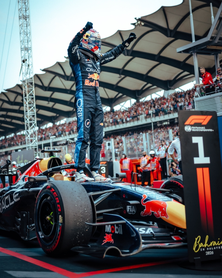 Verstappen gana el ca&oacute;tico Gran Premio de Bar&eacute;in en Malasia y Antonelli ampl&iacute;a liderato de F1